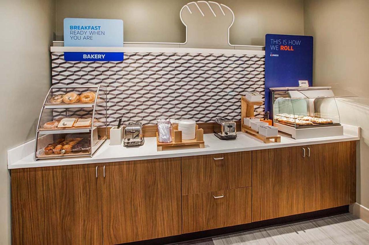 Holiday Inn Express Hotel & Suites Dayton-Centerville By Ihg Extérieur photo